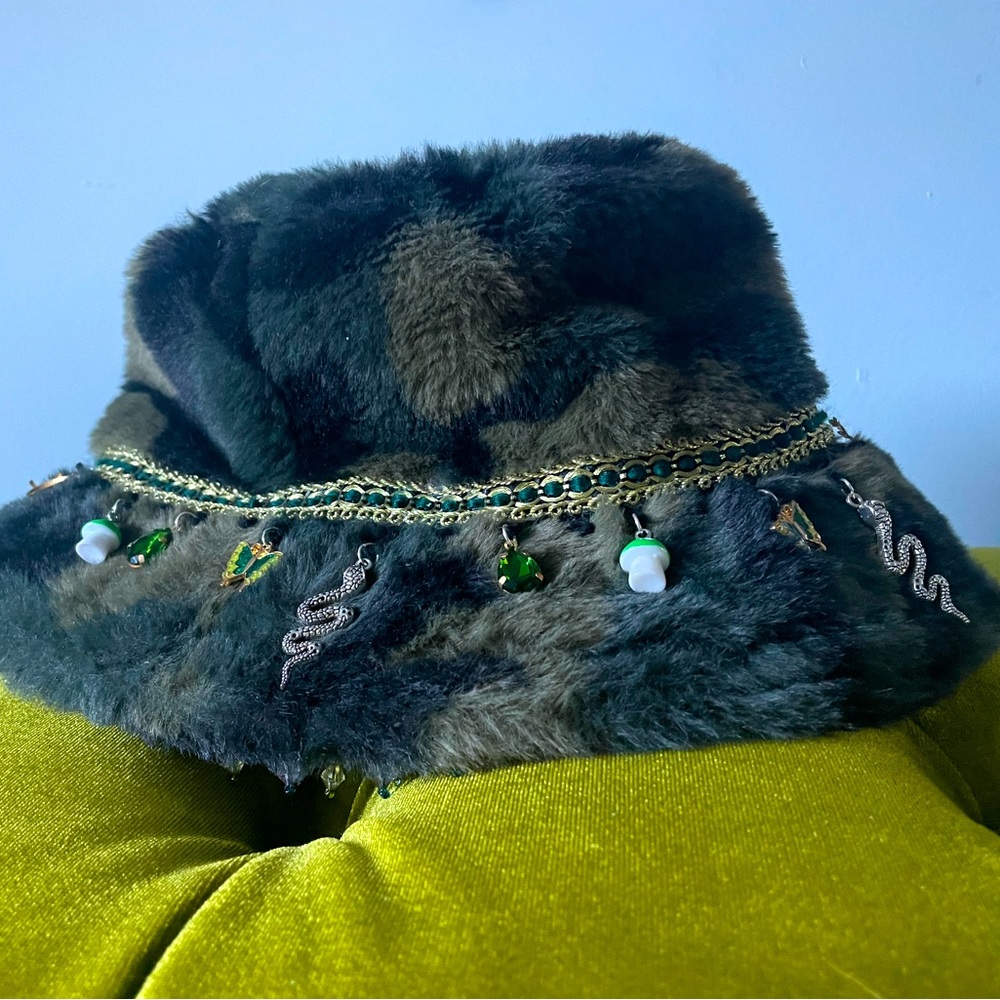 Fuzzy Embellished Bucket Hat With Drips